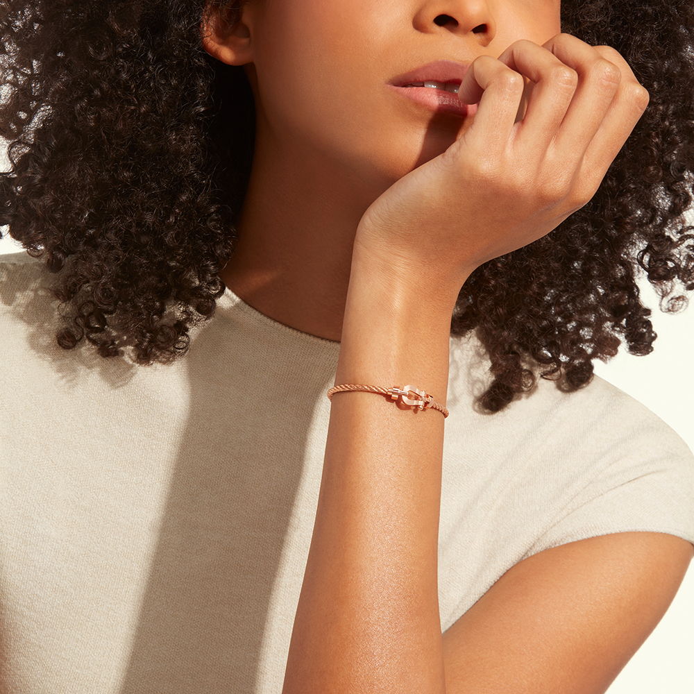 フォース10ブレスレット