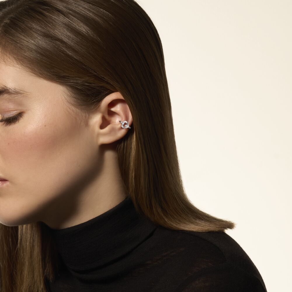 Pretty Woman Ear Cuff