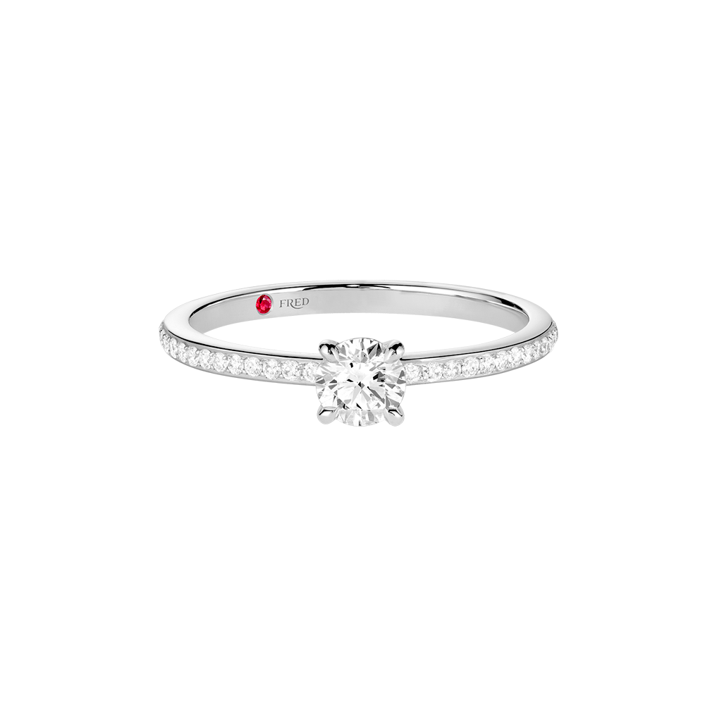 Pretty Woman classic engagement ring